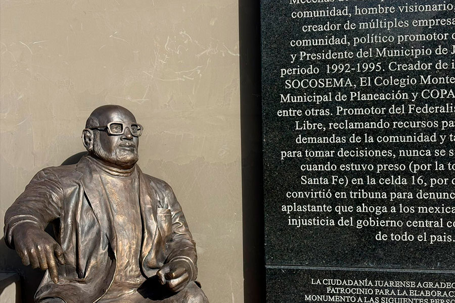 Estatua de Francisco Villarreal Torres