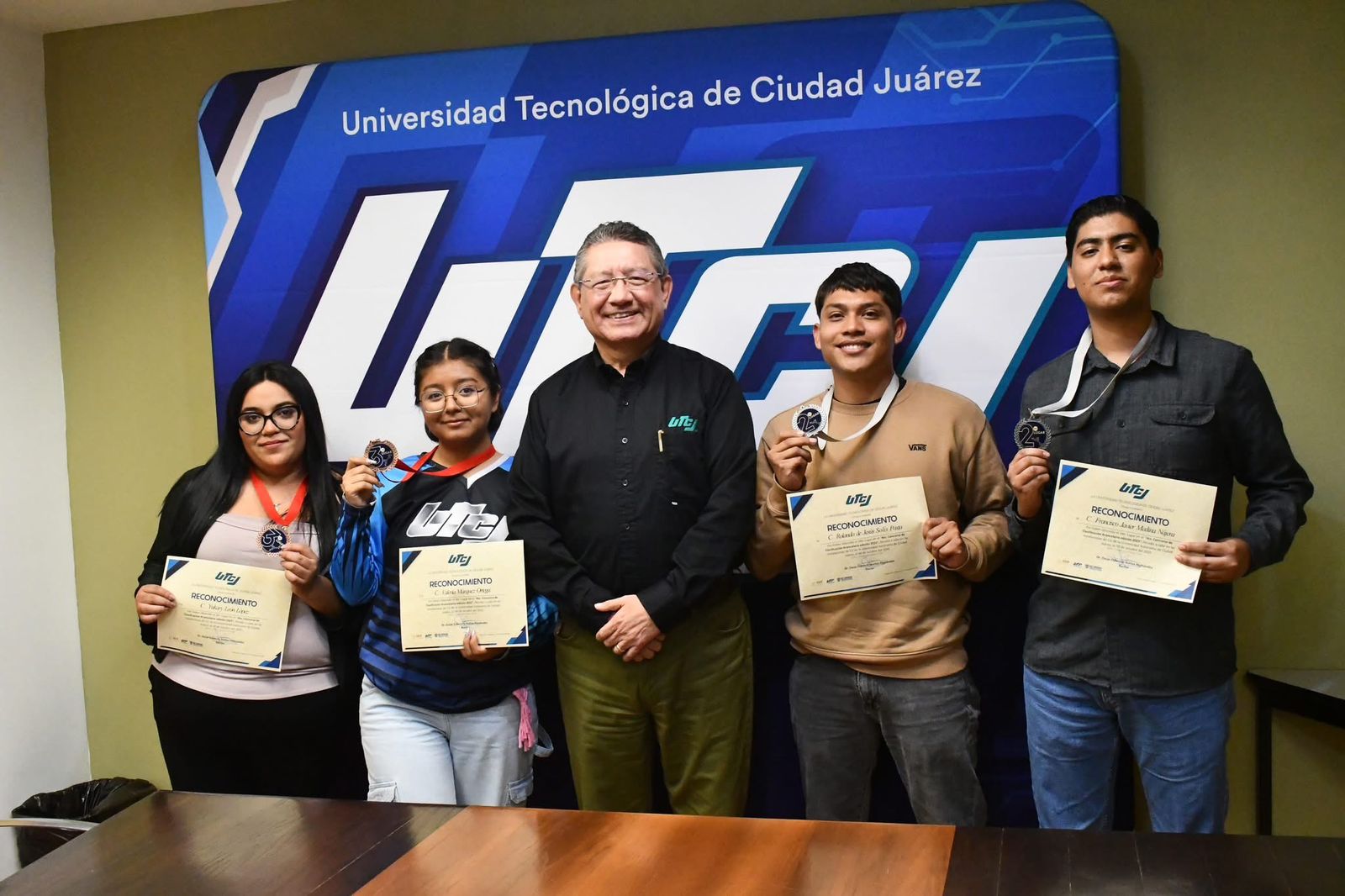 Destacan estudiantes de la UTCJ en concurso nacional - Juárez Digital